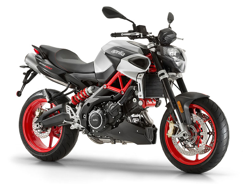 With a lower seat height and more practical ergonomics, the Shiver 900 is more accessible than its supermoto brother.