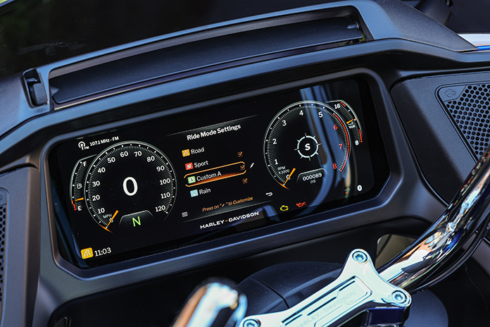 2024 Harley-Davidson Glide models Road Glide Street Glide