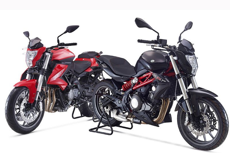 2017 Benelli Tornado TNT300 (on right)